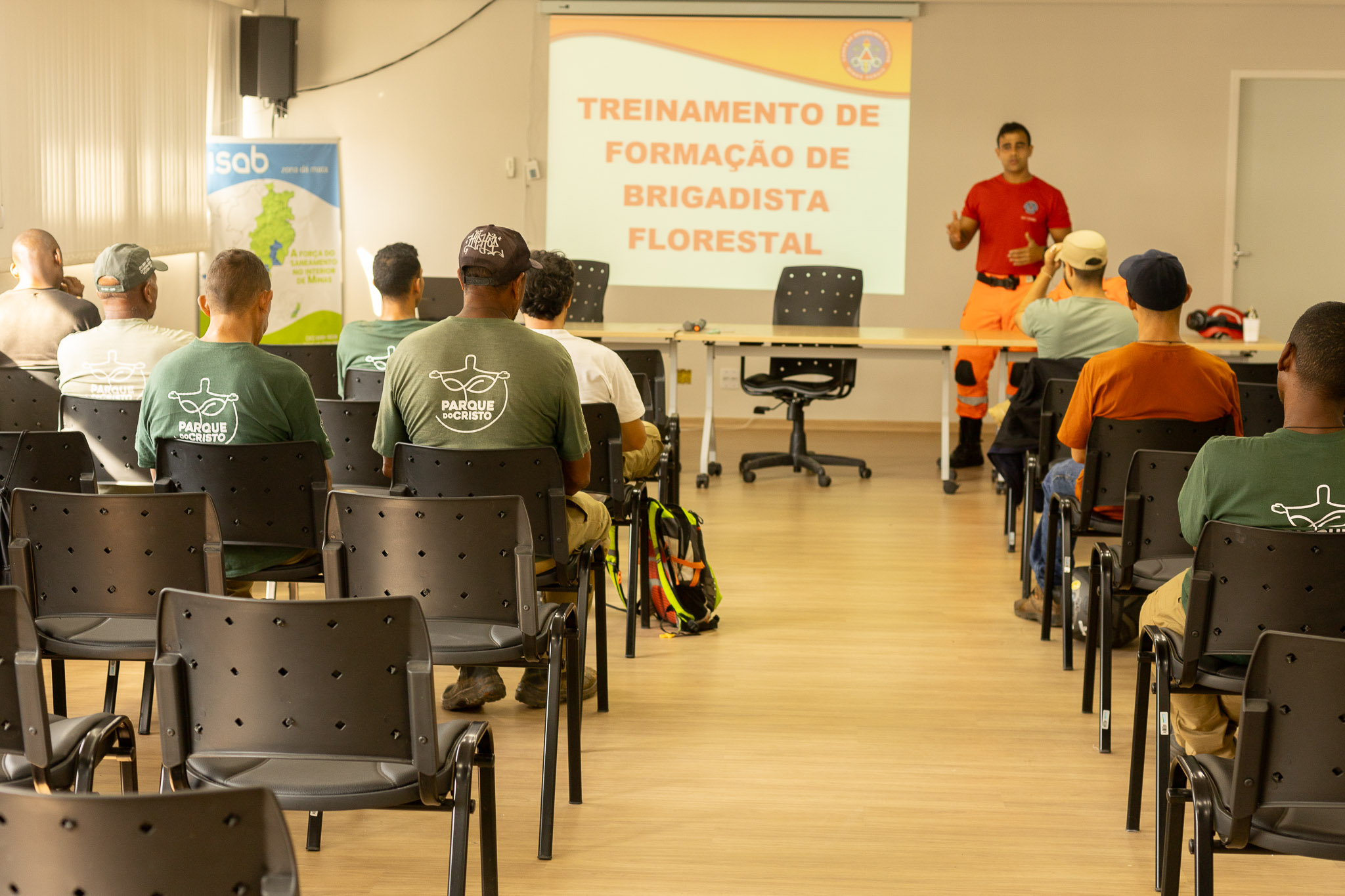 Treinamento de prevenção e combate a incêndios no Parque