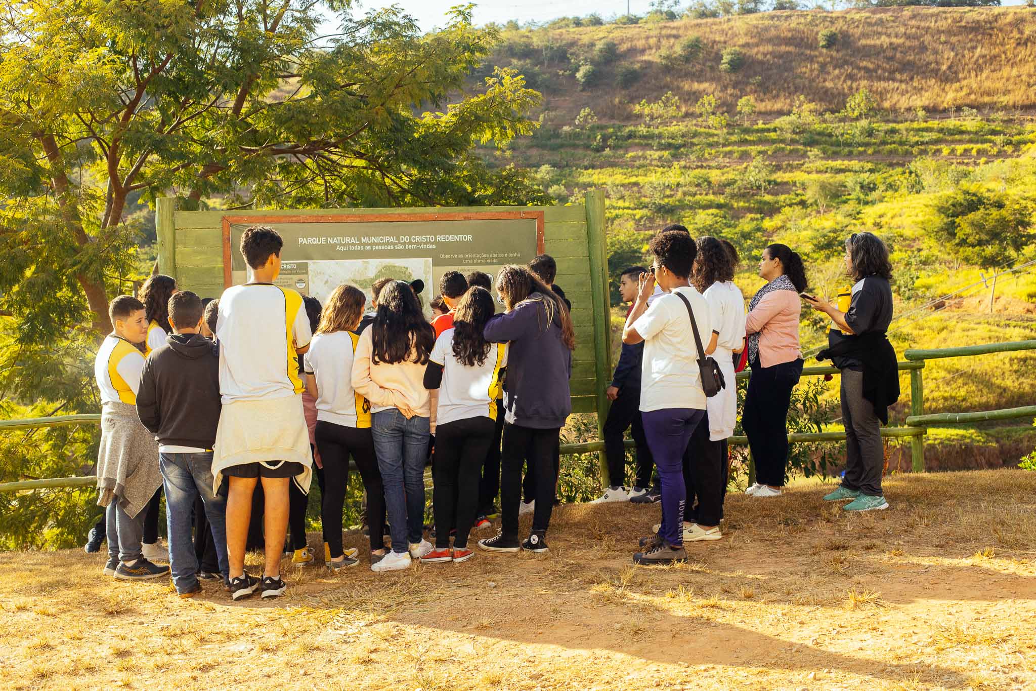 Visita guiada com estudantes do Colégio Equipe