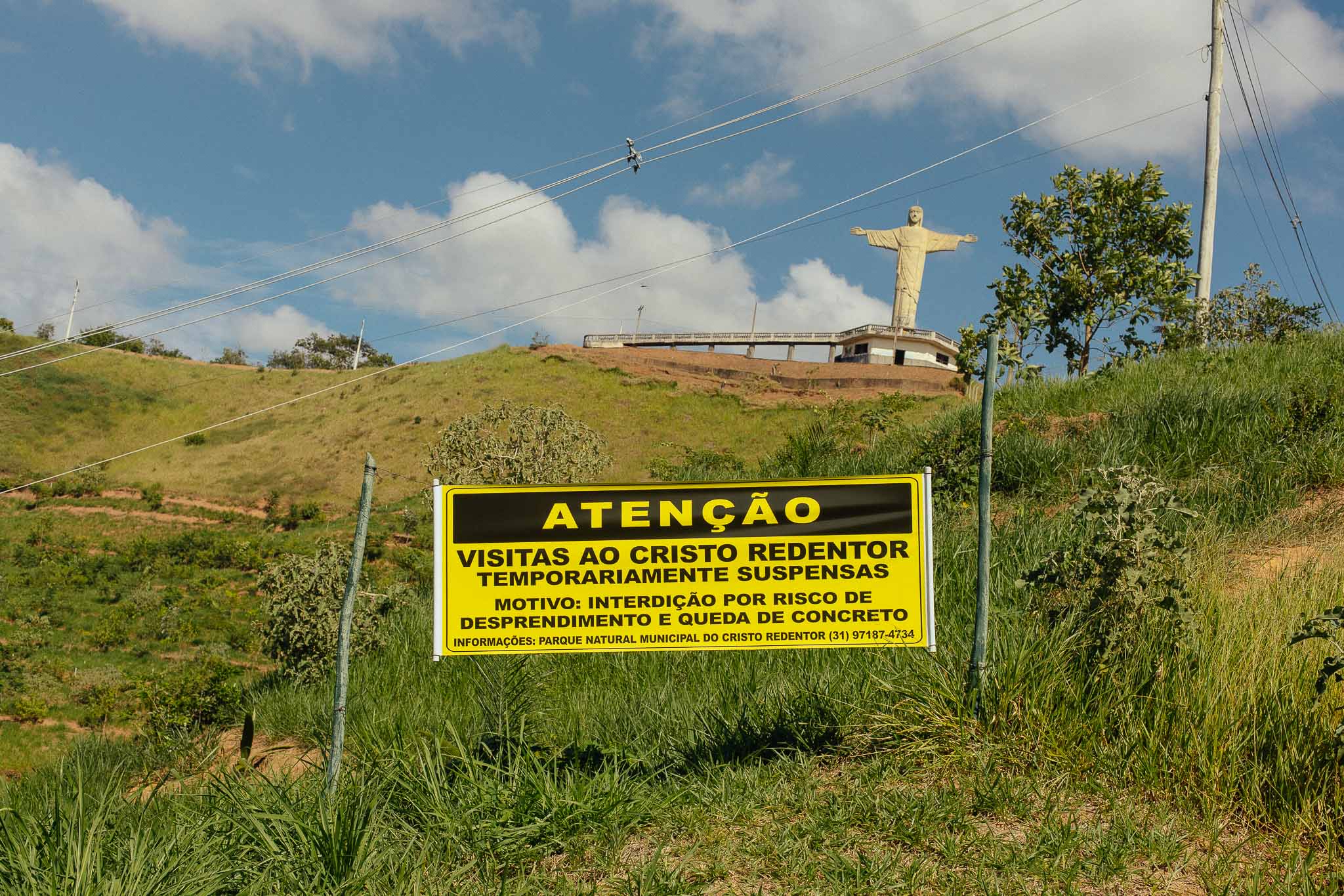 Reinstalação das faixas de interdição da estátua do Cristo