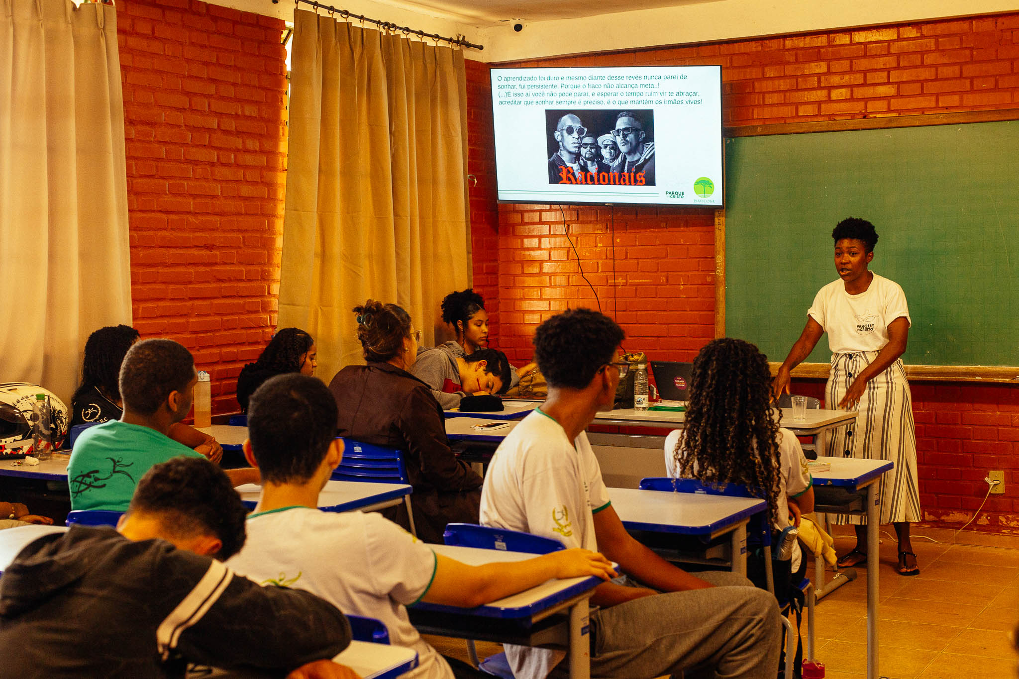 Bate papo sobre Brasil colônia e Racismo ambiental na Escola Santa Rita