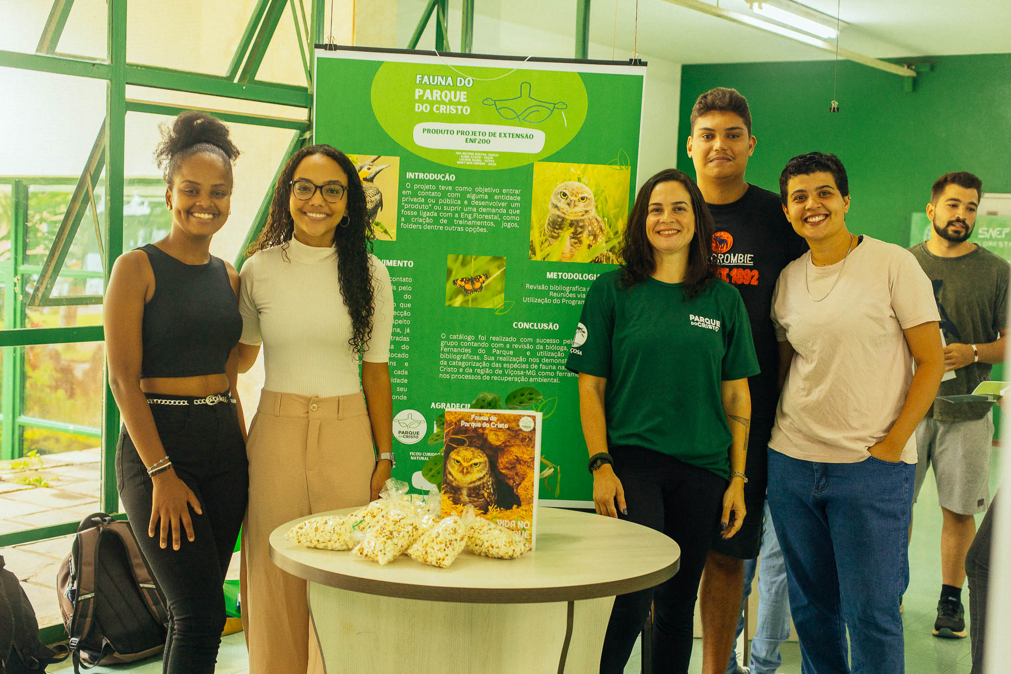 Estudantes de Engenharia Florestal da UFV desenvolvem um catálogo da Fauna do Parque