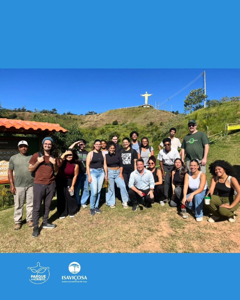 Aula de campo sobre Educação Ambiental Crítica no Parque do Cristo