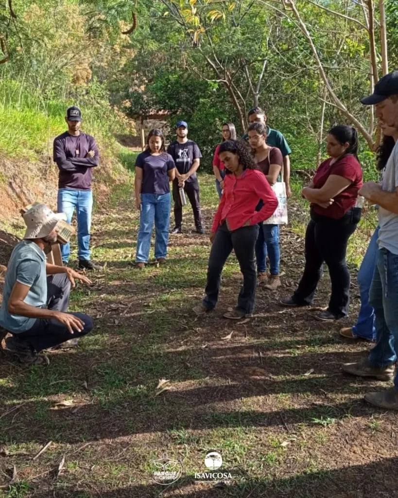 Cerca de 100 estudantes de Agronomia da UFV visitam o Parque para conhecer técnicas de conservação do solo