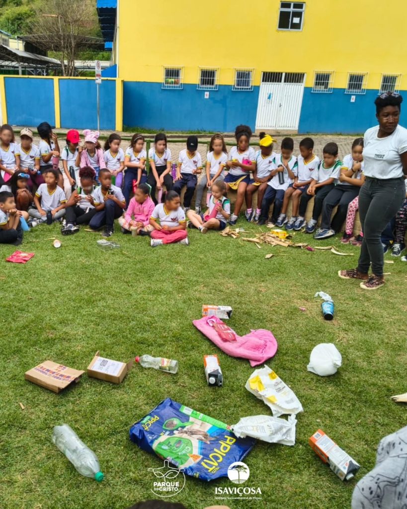 Dia da Terra: alunos do CMEDJAF fazem trilha e iniciam campanha sobre resíduos sólidos