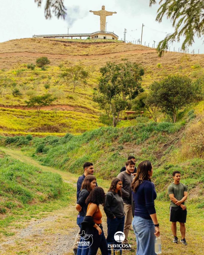 Estudantes da UFV visitam Parque do Cristo para conhecer técnicas ecológicas de manejo e conservação de solo e água
