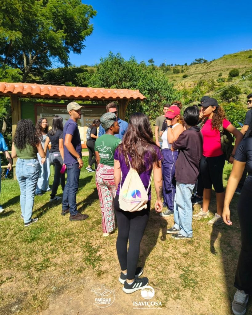 Estudantes de Ciências Biológicas da UFV visitam o Parque do Cristo