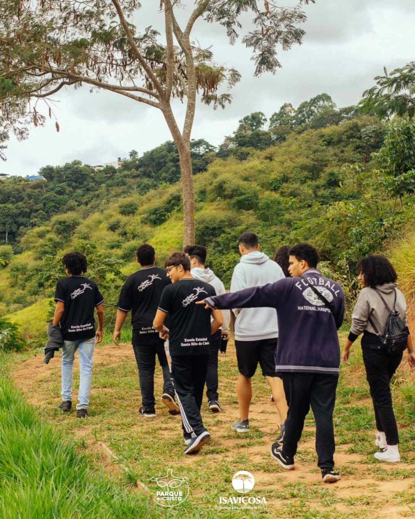 Estudantes do 1º ano da E.E. Santa Rita de Cássia visitam Parque do Cristo