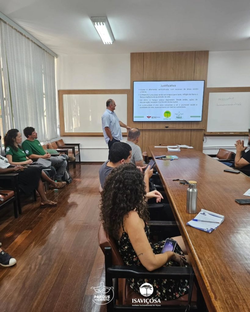 ISAVIÇOSA apresenta ao CODEMA proposta de continuidade dos trabalhos no Parque do Cristo