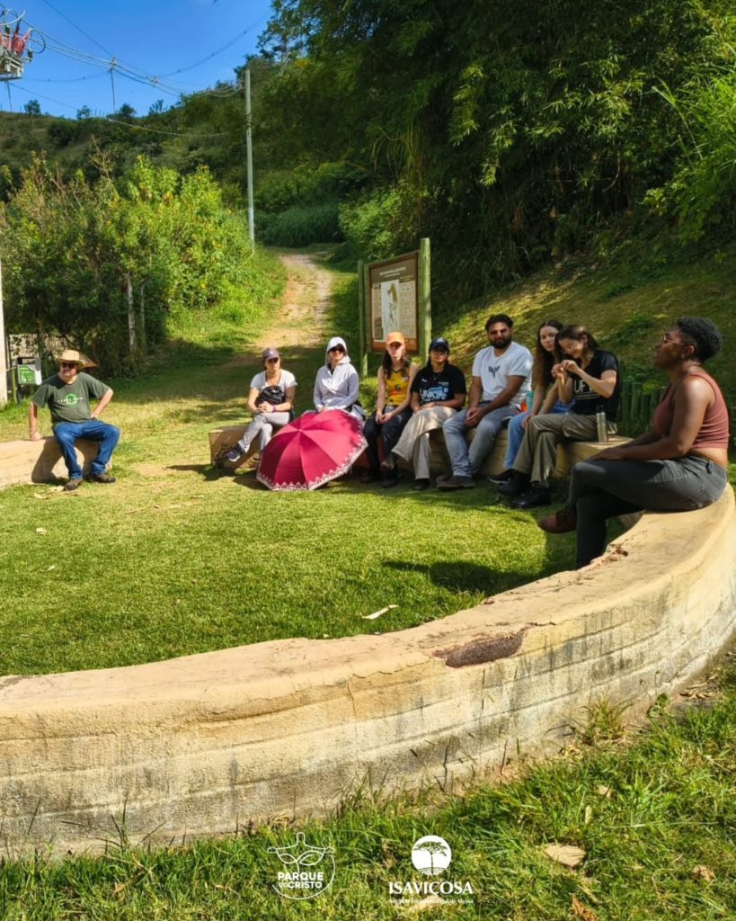 Licenciandos em Ciências Biológicas da UFV conhecem a implementação do Parque do Cristo