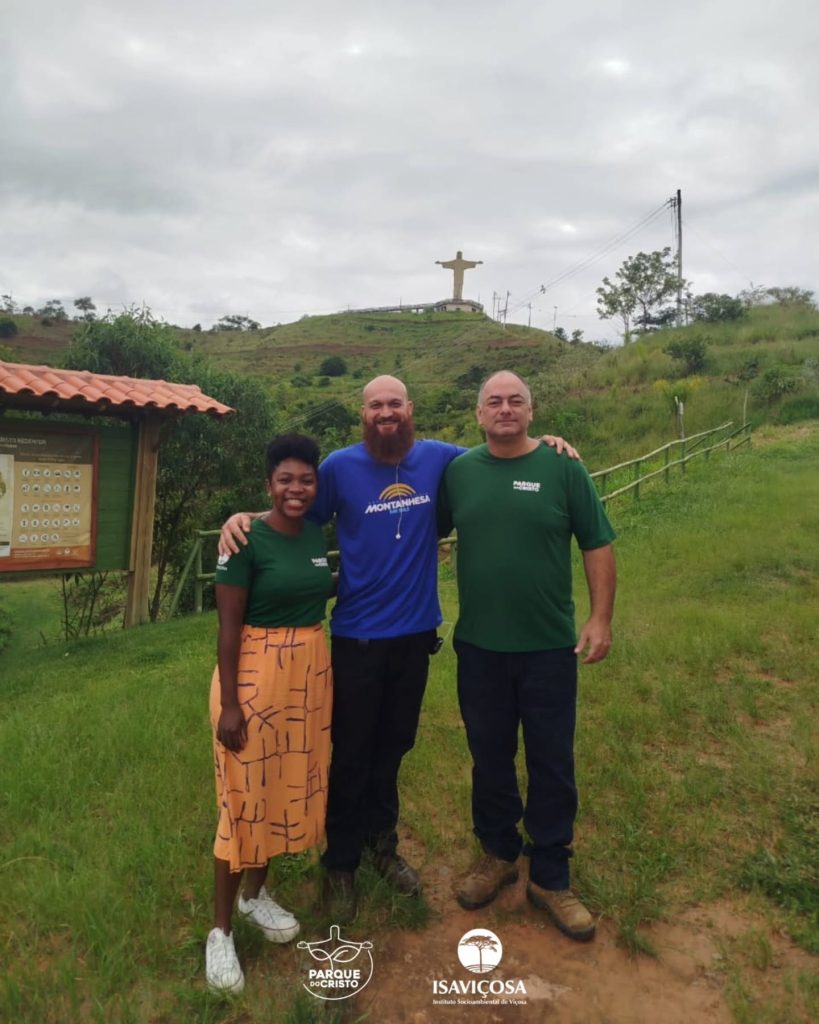 Rádio Montanhesa e Primeiro a Saber entrevistam equipe do Parque do Cristo